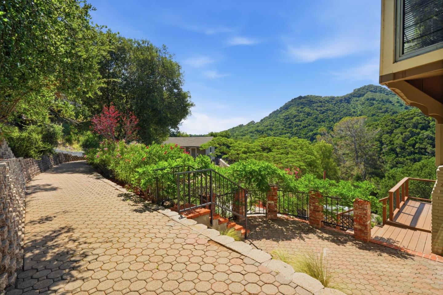 Detail Gallery Image 31 of 36 For 15540 Armsby Ln, Morgan Hill,  CA 95037 - 5 Beds | 3 Baths