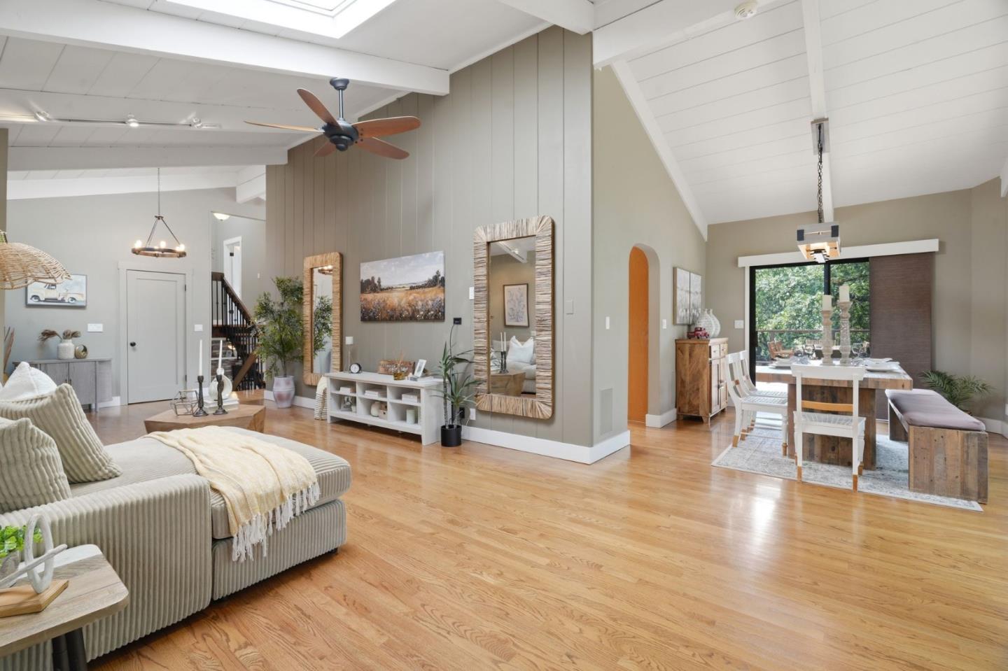 Detail Gallery Image 5 of 36 For 15540 Armsby Ln, Morgan Hill,  CA 95037 - 5 Beds | 3 Baths