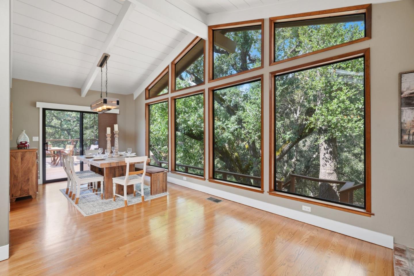 Detail Gallery Image 6 of 36 For 15540 Armsby Ln, Morgan Hill,  CA 95037 - 5 Beds | 3 Baths