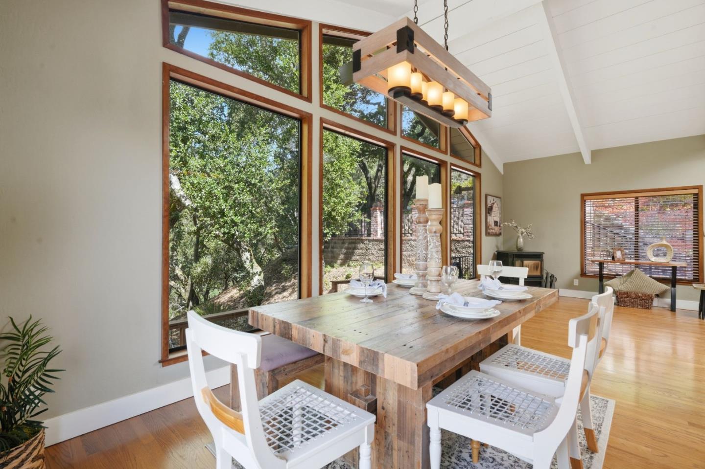 Detail Gallery Image 7 of 36 For 15540 Armsby Ln, Morgan Hill,  CA 95037 - 5 Beds | 3 Baths