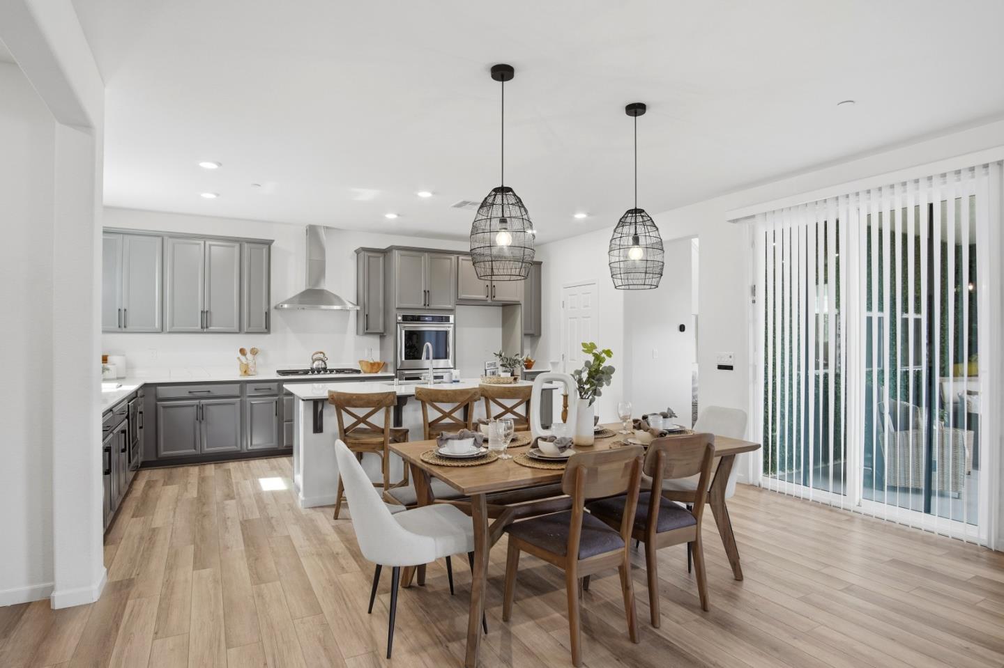 Detail Gallery Image 10 of 31 For 1703 W Woodward Ave, Manteca,  CA 95337 - 4 Beds | 3 Baths