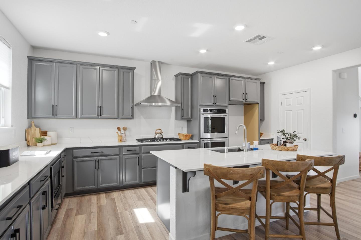 Detail Gallery Image 11 of 31 For 1703 W Woodward Ave, Manteca,  CA 95337 - 4 Beds | 3 Baths