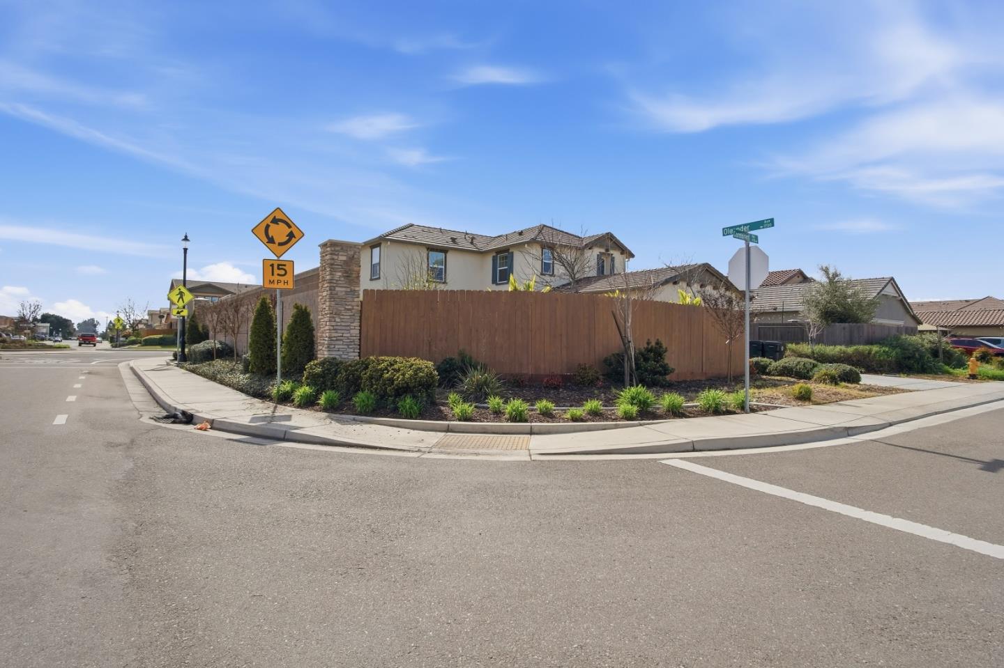 Detail Gallery Image 27 of 31 For 1703 W Woodward Ave, Manteca,  CA 95337 - 4 Beds | 3 Baths