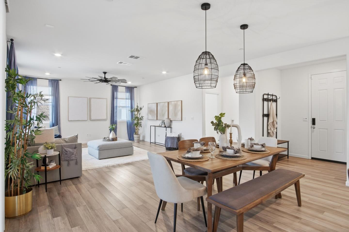 Detail Gallery Image 4 of 31 For 1703 W Woodward Ave, Manteca,  CA 95337 - 4 Beds | 3 Baths