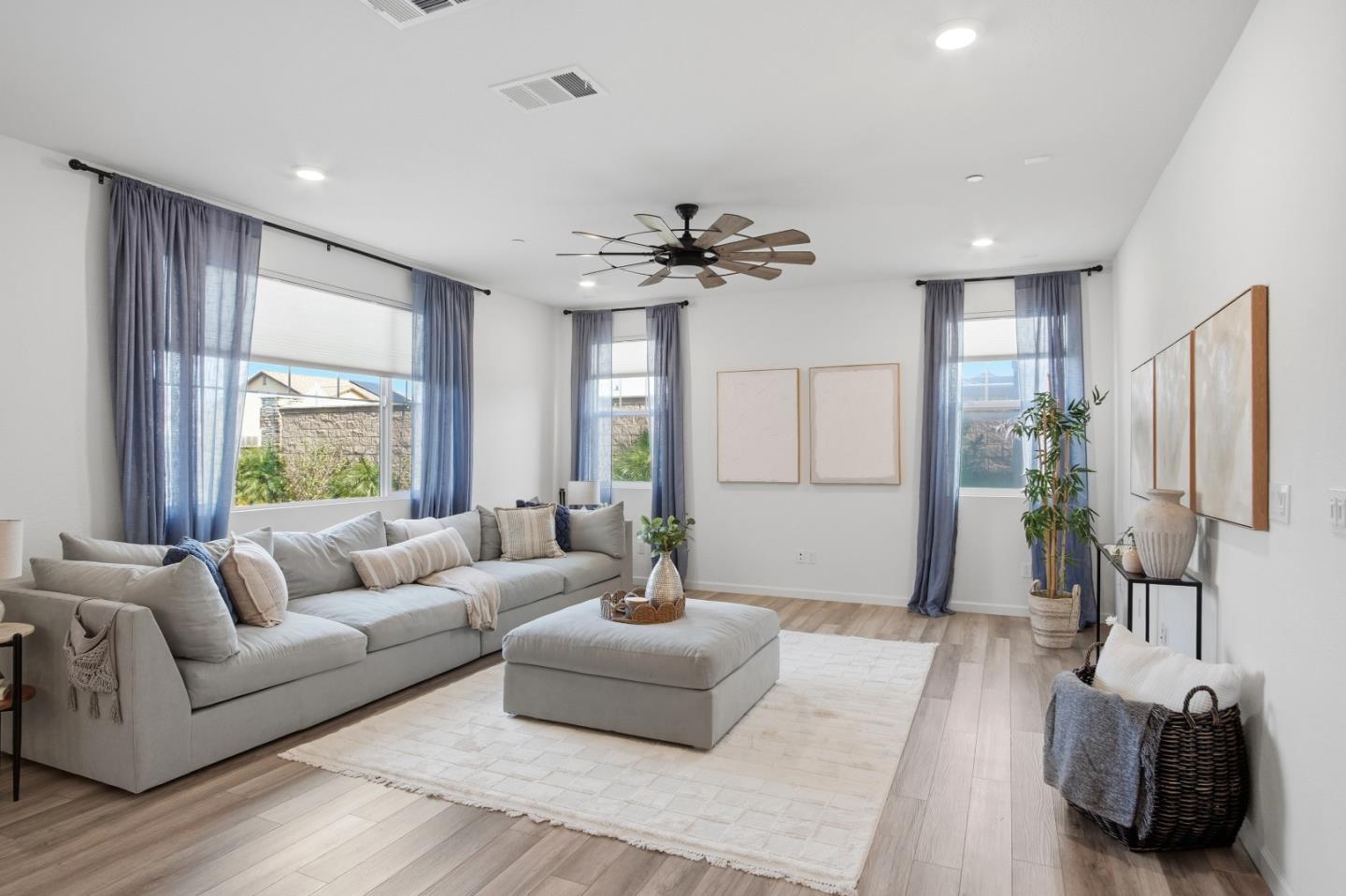 Detail Gallery Image 7 of 31 For 1703 W Woodward Ave, Manteca,  CA 95337 - 4 Beds | 3 Baths