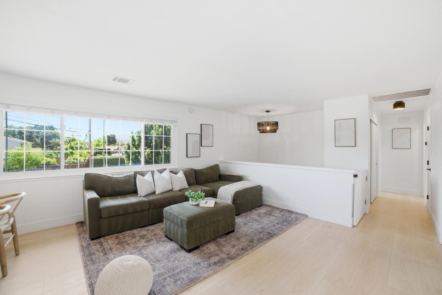 Detail Gallery Image 12 of 38 For 1567 Glencrest Dr, San Jose,  CA 95118 - 4 Beds | 2 Baths