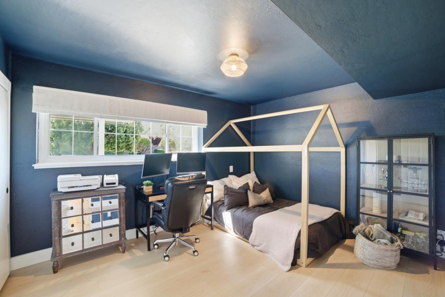 Detail Gallery Image 16 of 38 For 1567 Glencrest Dr, San Jose,  CA 95118 - 4 Beds | 2 Baths