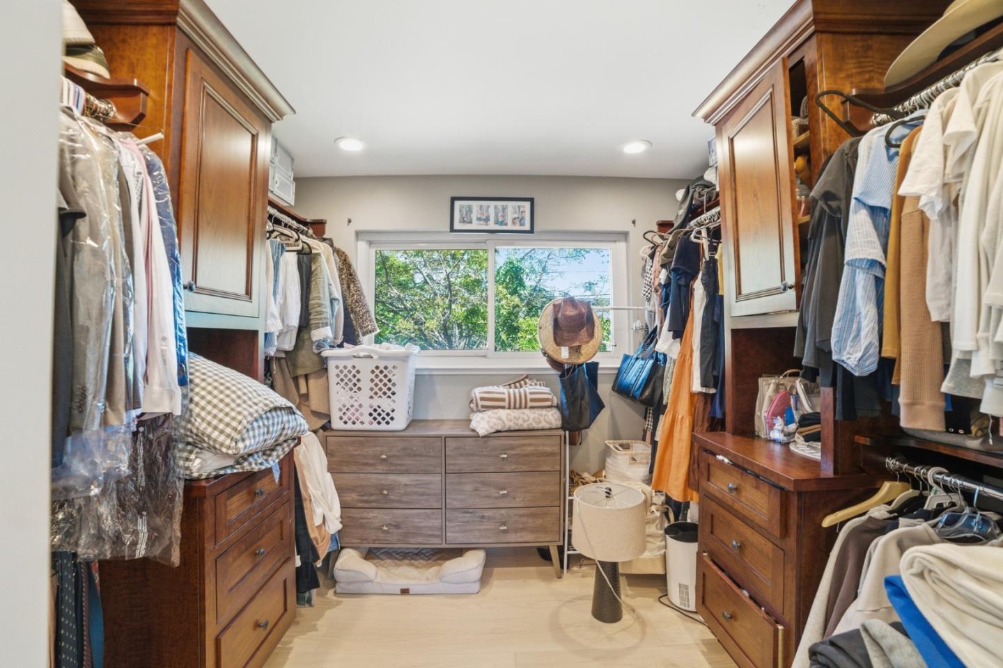 Detail Gallery Image 26 of 38 For 1567 Glencrest Dr, San Jose,  CA 95118 - 4 Beds | 2 Baths