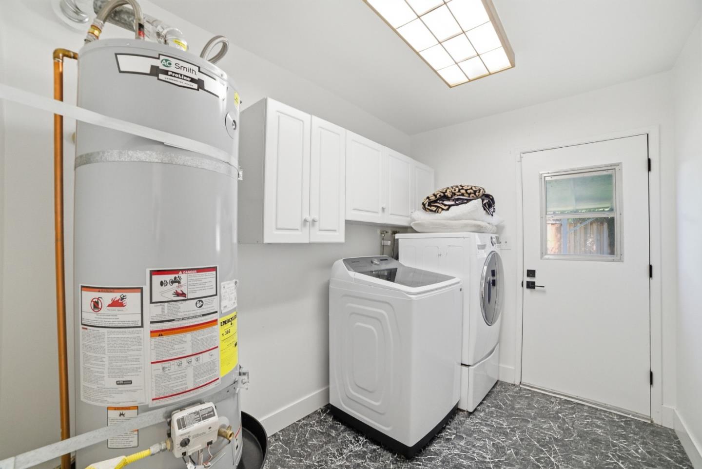 Detail Gallery Image 28 of 38 For 1567 Glencrest Dr, San Jose,  CA 95118 - 4 Beds | 2 Baths