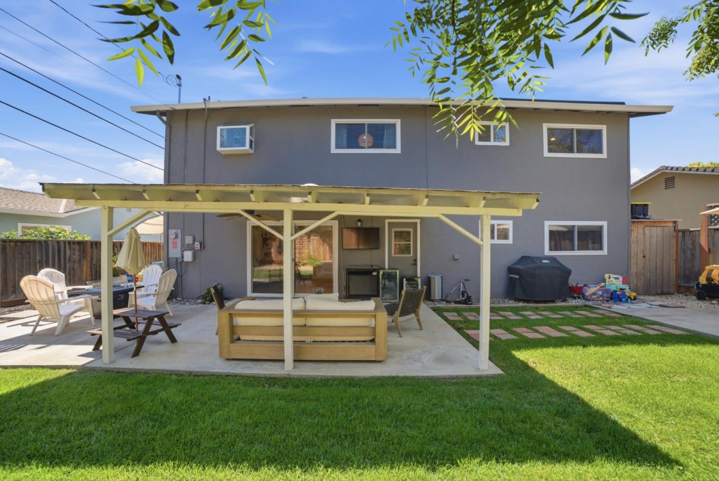 Detail Gallery Image 31 of 38 For 1567 Glencrest Dr, San Jose,  CA 95118 - 4 Beds | 2 Baths