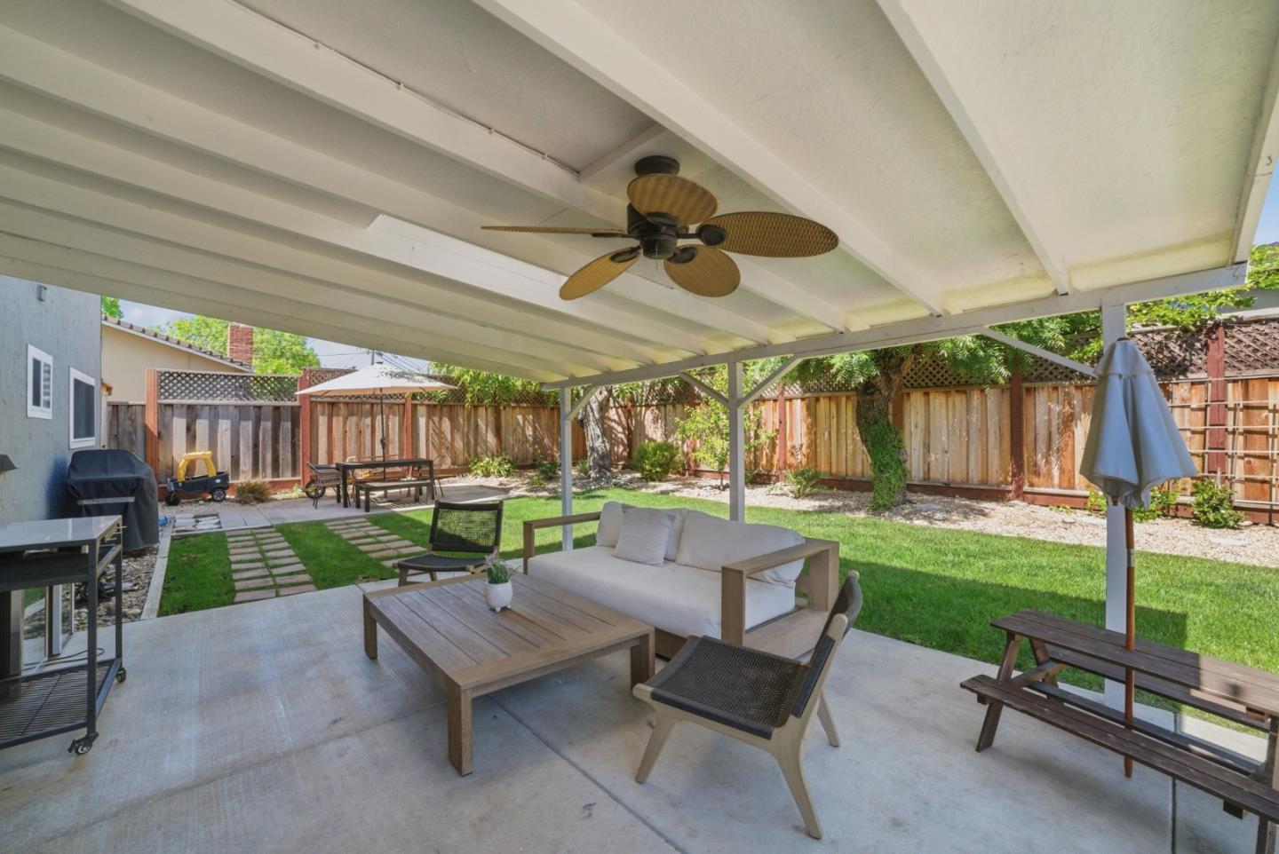 Detail Gallery Image 34 of 38 For 1567 Glencrest Dr, San Jose,  CA 95118 - 4 Beds | 2 Baths