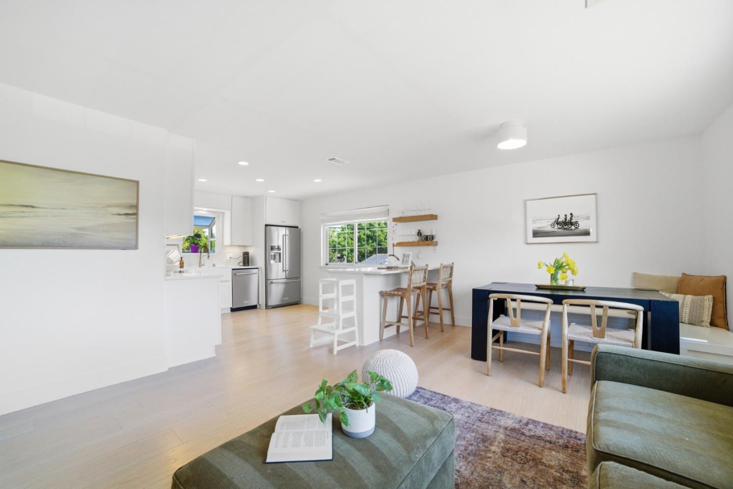 Detail Gallery Image 8 of 38 For 1567 Glencrest Dr, San Jose,  CA 95118 - 4 Beds | 2 Baths