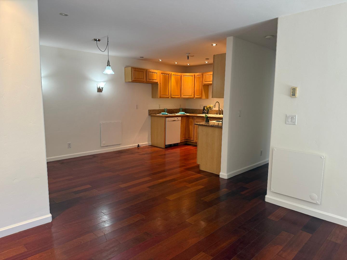 Detail Gallery Image 4 of 17 For 375 Clifford Ave #117,  Watsonville,  CA 95076 - 2 Beds | 1 Baths