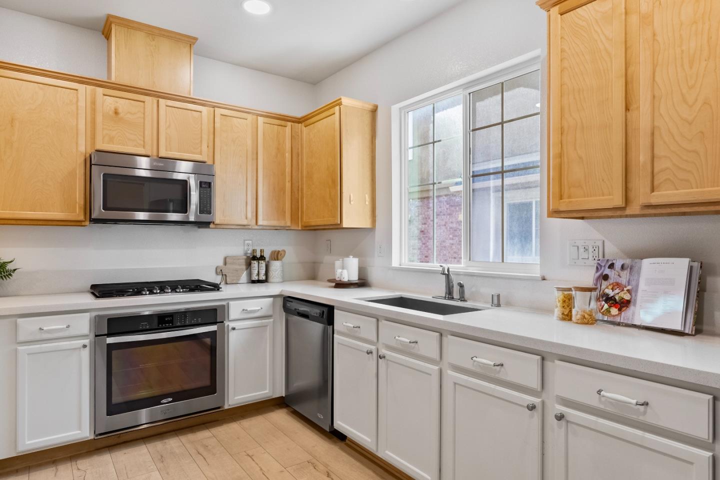 Detail Gallery Image 12 of 34 For 1610 Vendre, San Jose,  CA 95131 - 2 Beds | 2/1 Baths