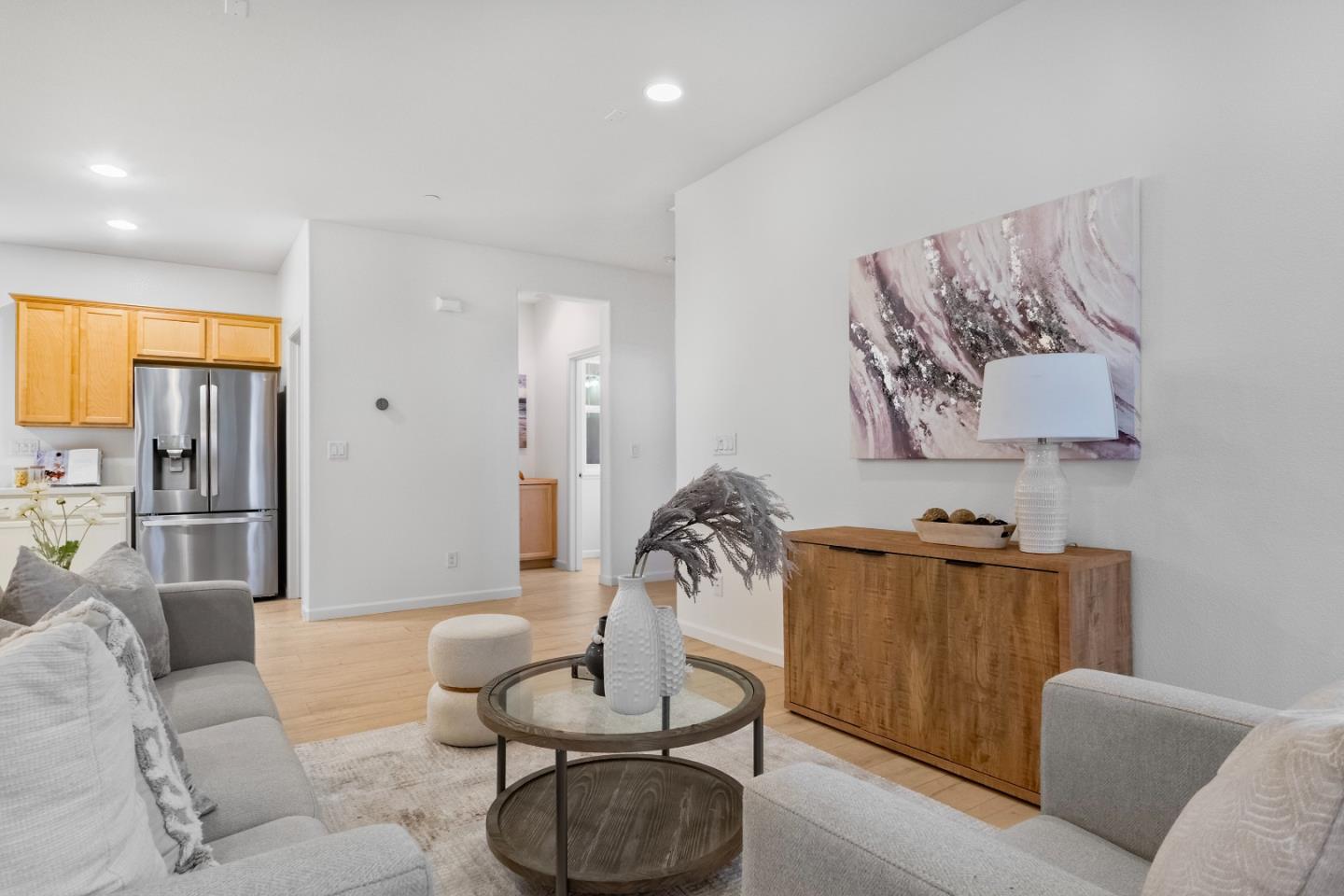 Detail Gallery Image 4 of 34 For 1610 Vendre, San Jose,  CA 95131 - 2 Beds | 2/1 Baths