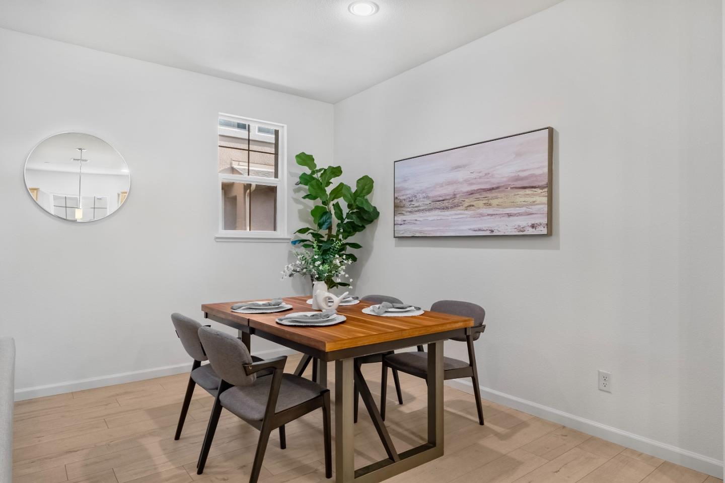 Detail Gallery Image 6 of 34 For 1610 Vendre, San Jose,  CA 95131 - 2 Beds | 2/1 Baths