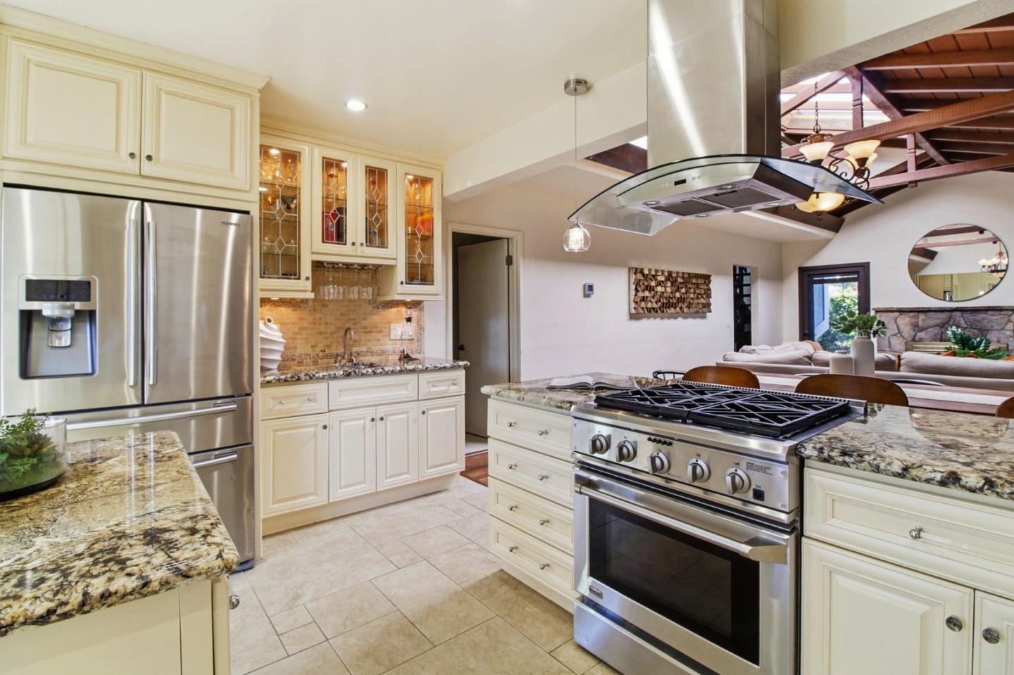 Detail Gallery Image 12 of 39 For 2044 Monroe Ave, Belmont,  CA 94002 - 4 Beds | 2 Baths