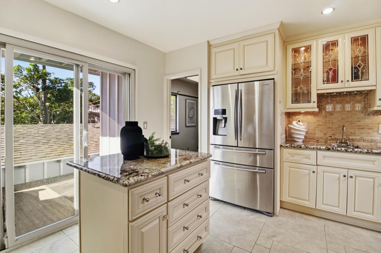 Detail Gallery Image 13 of 39 For 2044 Monroe Ave, Belmont,  CA 94002 - 4 Beds | 2 Baths