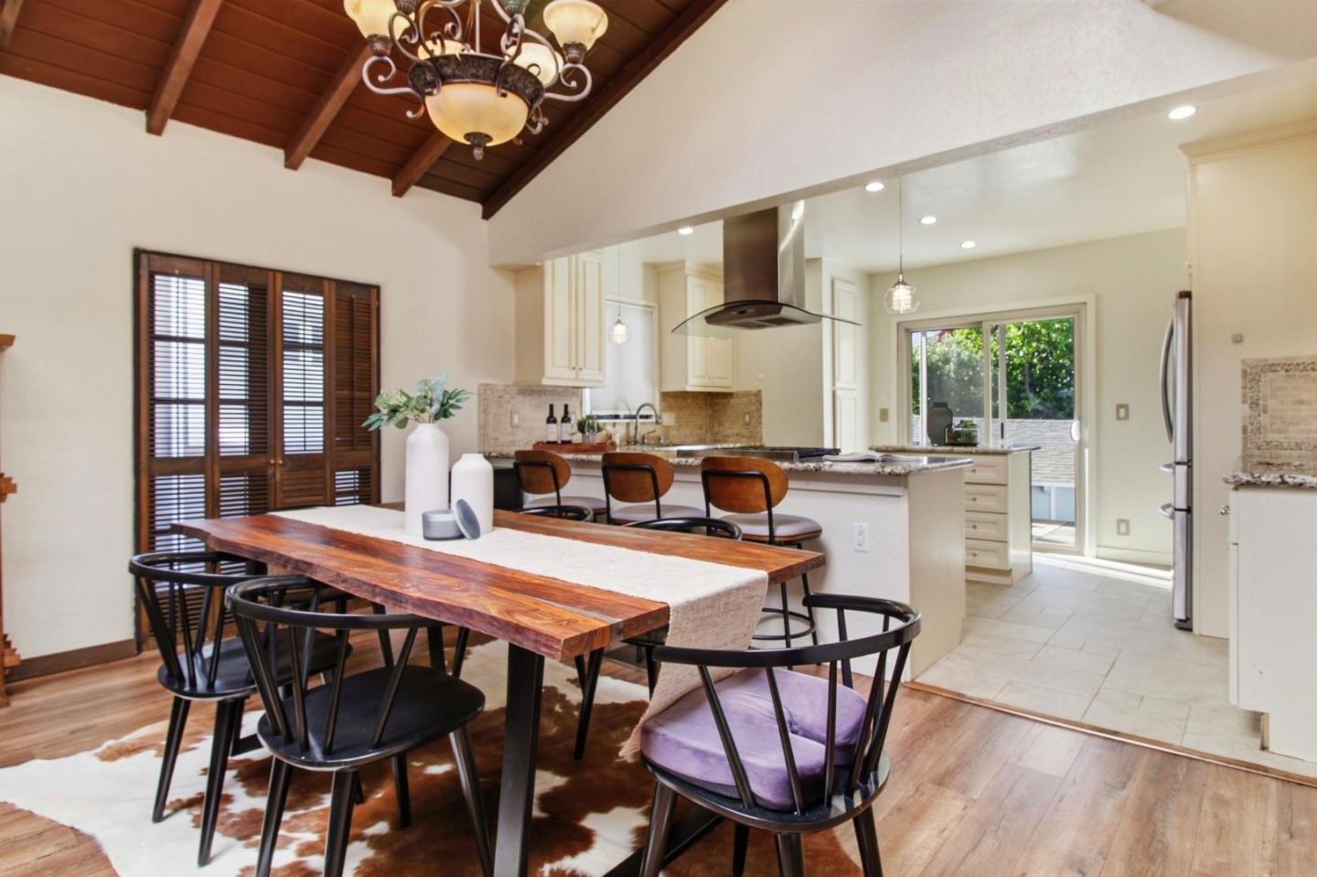 Detail Gallery Image 15 of 39 For 2044 Monroe Ave, Belmont,  CA 94002 - 4 Beds | 2 Baths