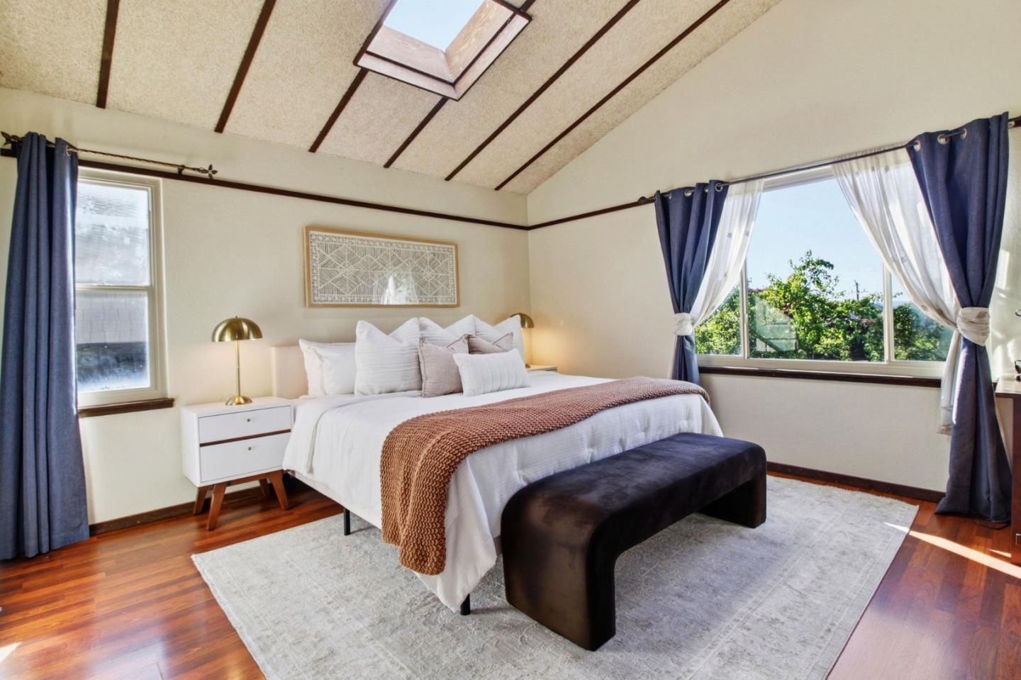 Detail Gallery Image 22 of 39 For 2044 Monroe Ave, Belmont,  CA 94002 - 4 Beds | 2 Baths