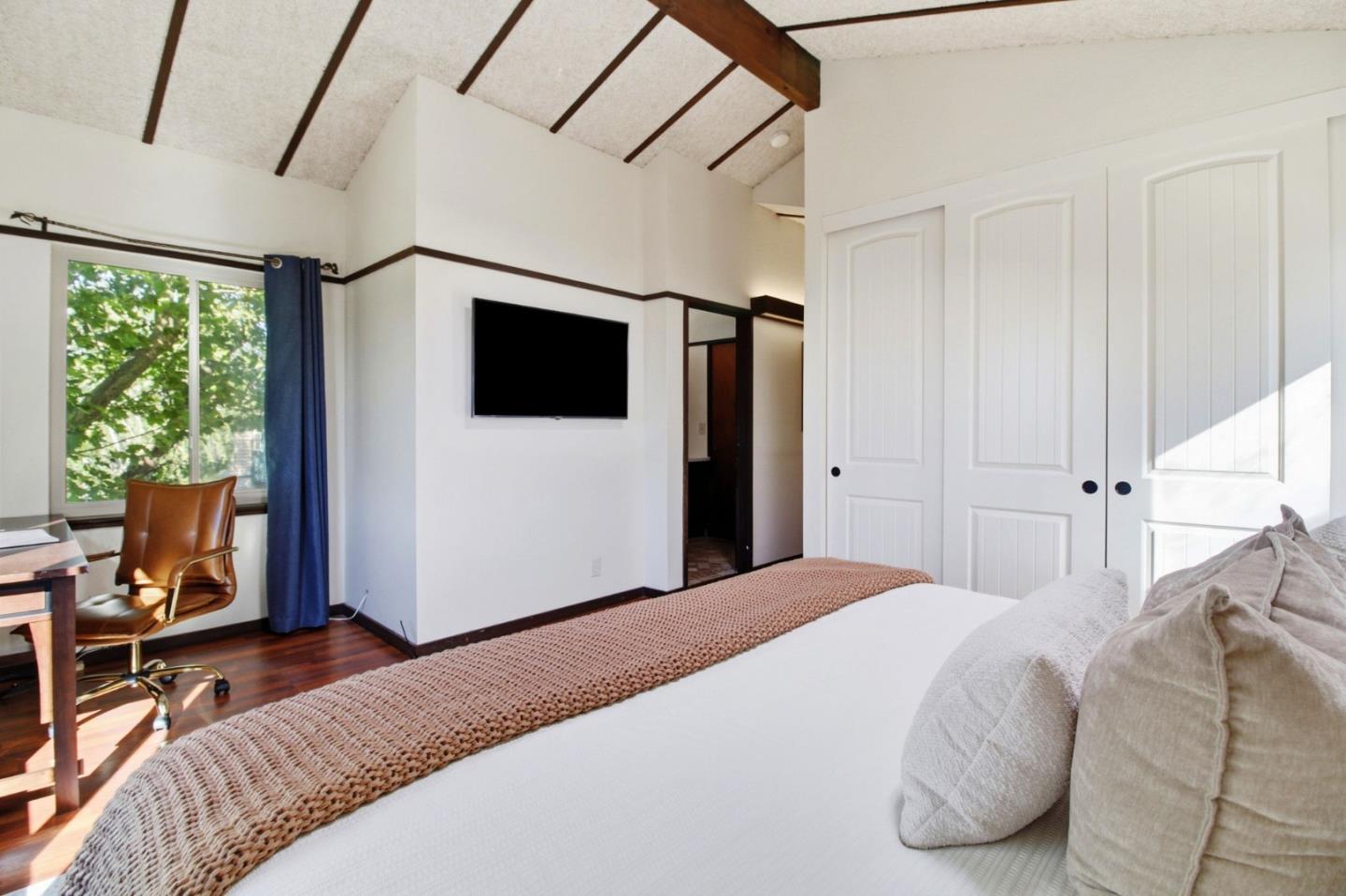 Detail Gallery Image 24 of 39 For 2044 Monroe Ave, Belmont,  CA 94002 - 4 Beds | 2 Baths