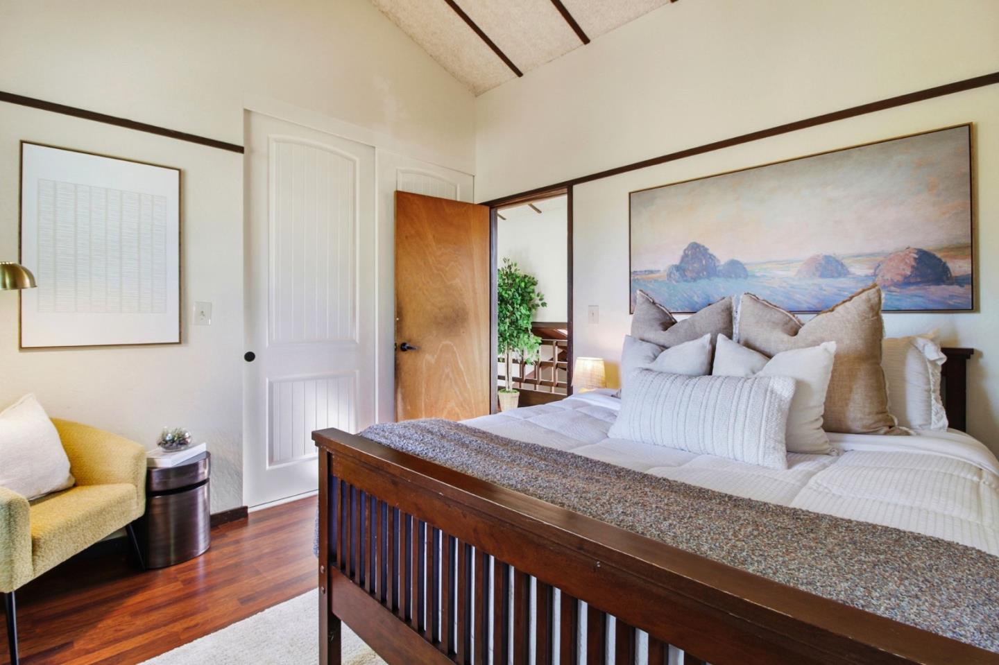 Detail Gallery Image 29 of 39 For 2044 Monroe Ave, Belmont,  CA 94002 - 4 Beds | 2 Baths