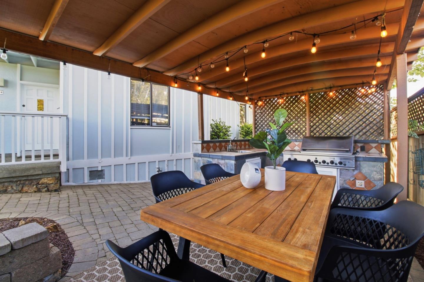 Detail Gallery Image 32 of 39 For 2044 Monroe Ave, Belmont,  CA 94002 - 4 Beds | 2 Baths