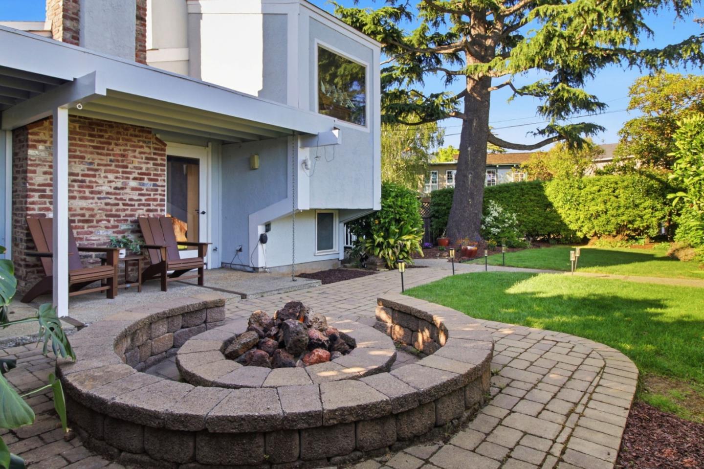 Detail Gallery Image 34 of 39 For 2044 Monroe Ave, Belmont,  CA 94002 - 4 Beds | 2 Baths