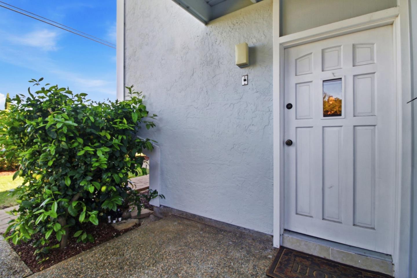 Detail Gallery Image 4 of 39 For 2044 Monroe Ave, Belmont,  CA 94002 - 4 Beds | 2 Baths