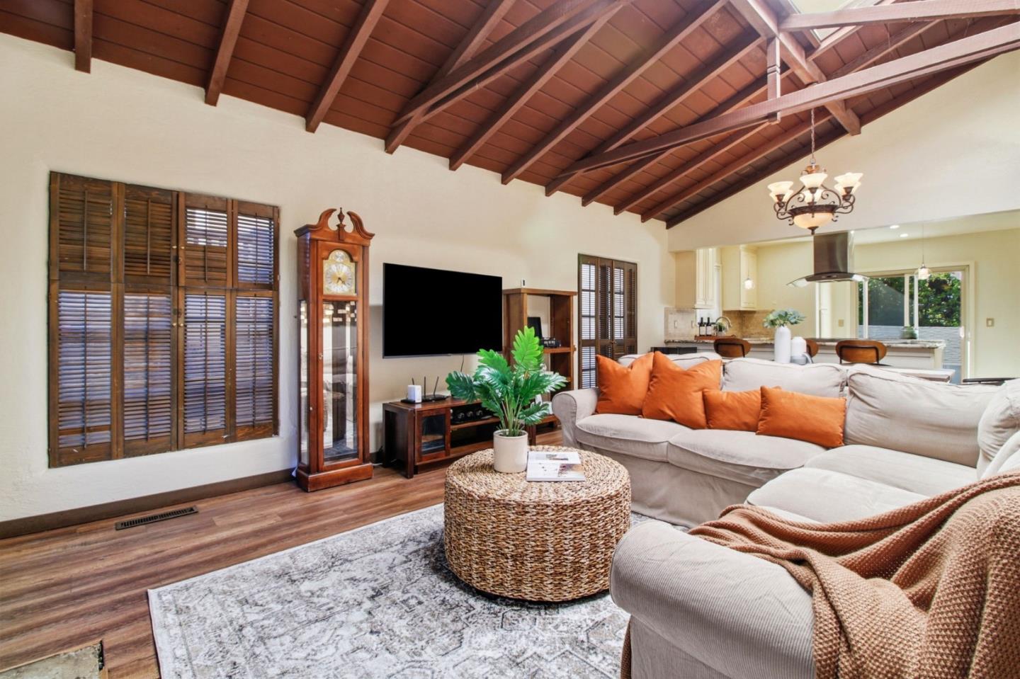 Detail Gallery Image 5 of 39 For 2044 Monroe Ave, Belmont,  CA 94002 - 4 Beds | 2 Baths