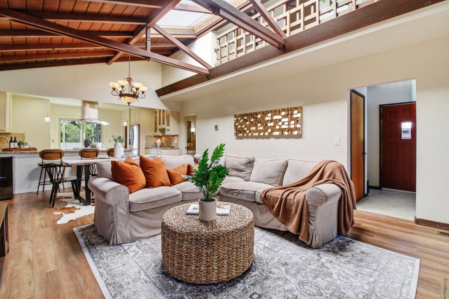 Detail Gallery Image 6 of 39 For 2044 Monroe Ave, Belmont,  CA 94002 - 4 Beds | 2 Baths