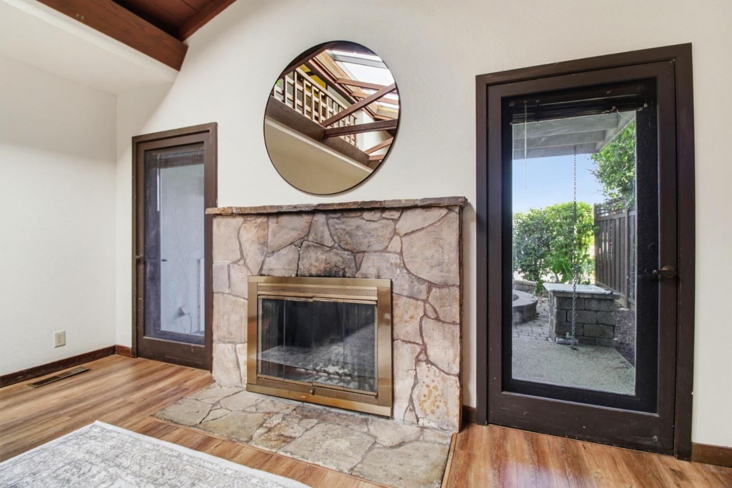 Detail Gallery Image 8 of 39 For 2044 Monroe Ave, Belmont,  CA 94002 - 4 Beds | 2 Baths