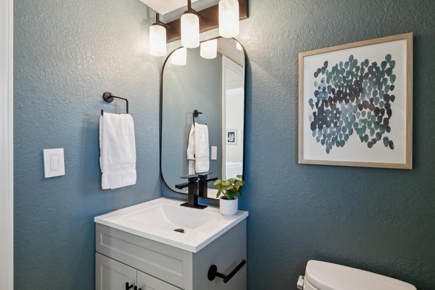 Detail Gallery Image 20 of 43 For 869 Newport Cir, Redwood City,  CA 94065 - 2 Beds | 2/1 Baths