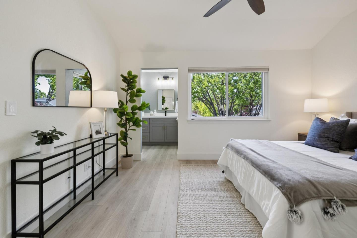 Detail Gallery Image 23 of 43 For 869 Newport Cir, Redwood City,  CA 94065 - 2 Beds | 2/1 Baths