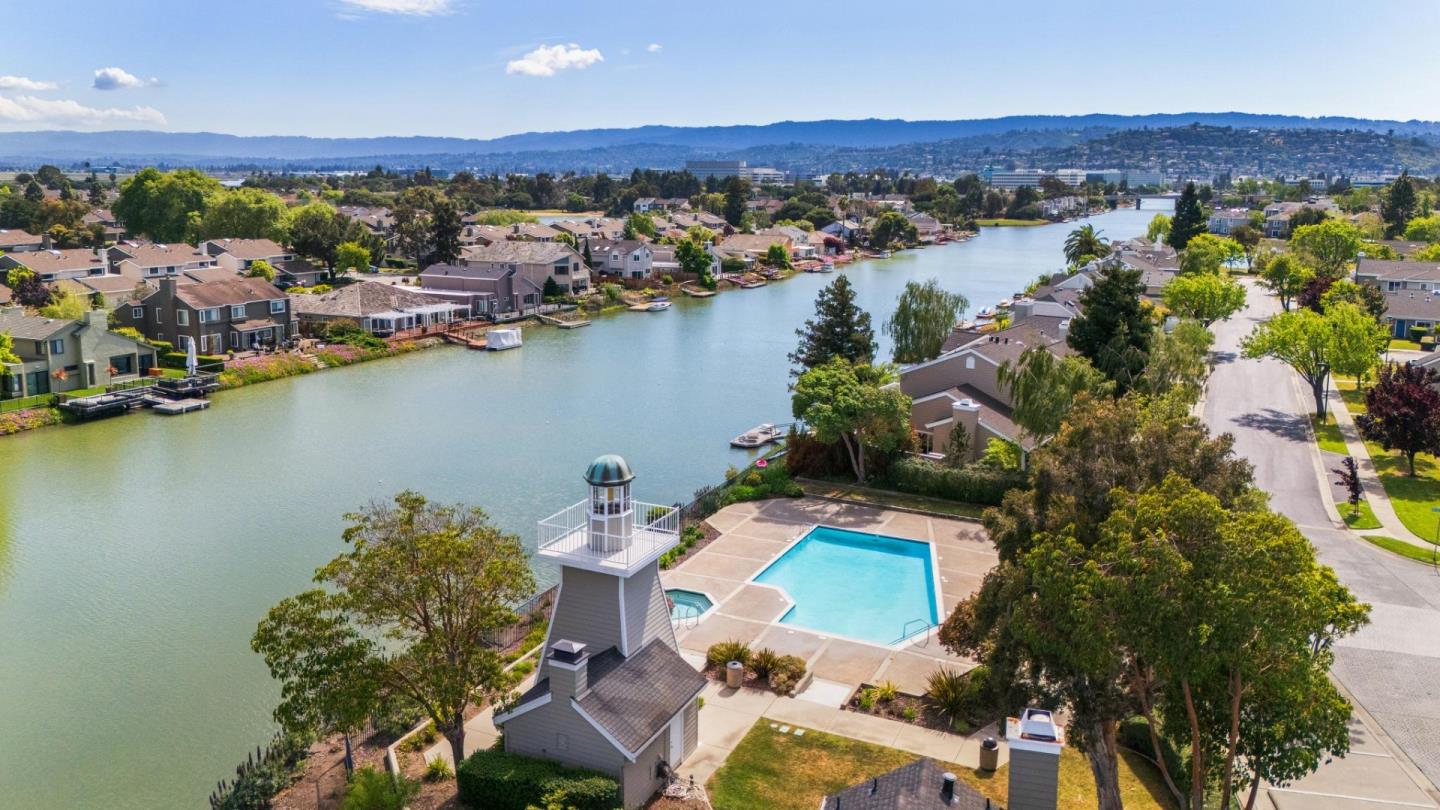 Detail Gallery Image 36 of 43 For 869 Newport Cir, Redwood City,  CA 94065 - 2 Beds | 2/1 Baths