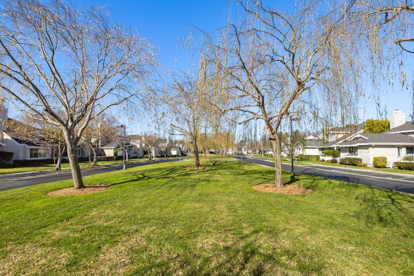 Detail Gallery Image 39 of 43 For 869 Newport Cir, Redwood City,  CA 94065 - 2 Beds | 2/1 Baths