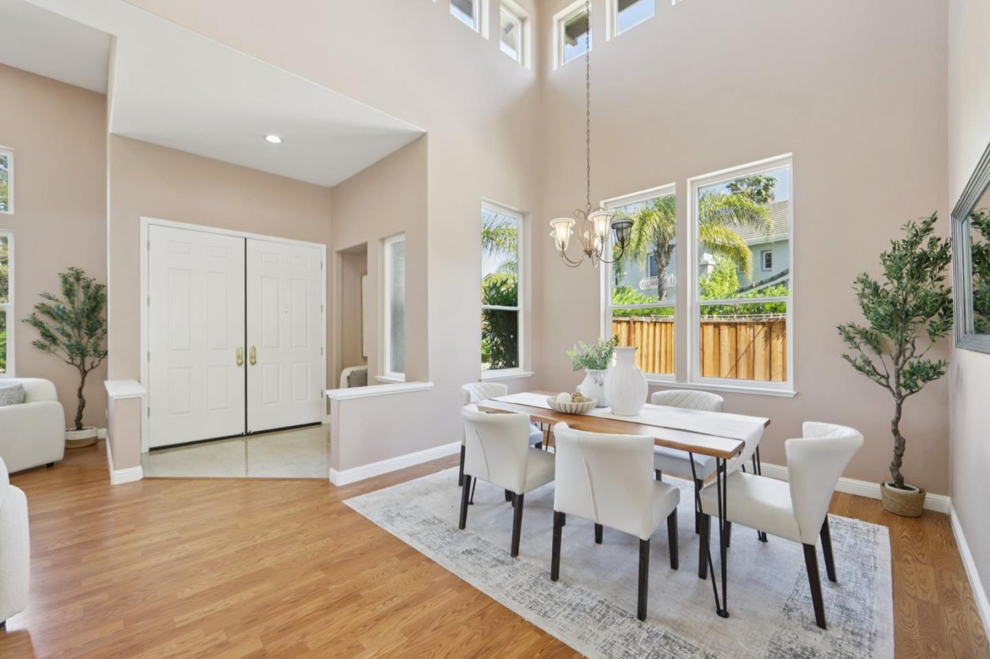 Detail Gallery Image 12 of 86 For 2696 Sequoia Creek Dr, San Jose,  CA 95121 - 5 Beds | 3 Baths