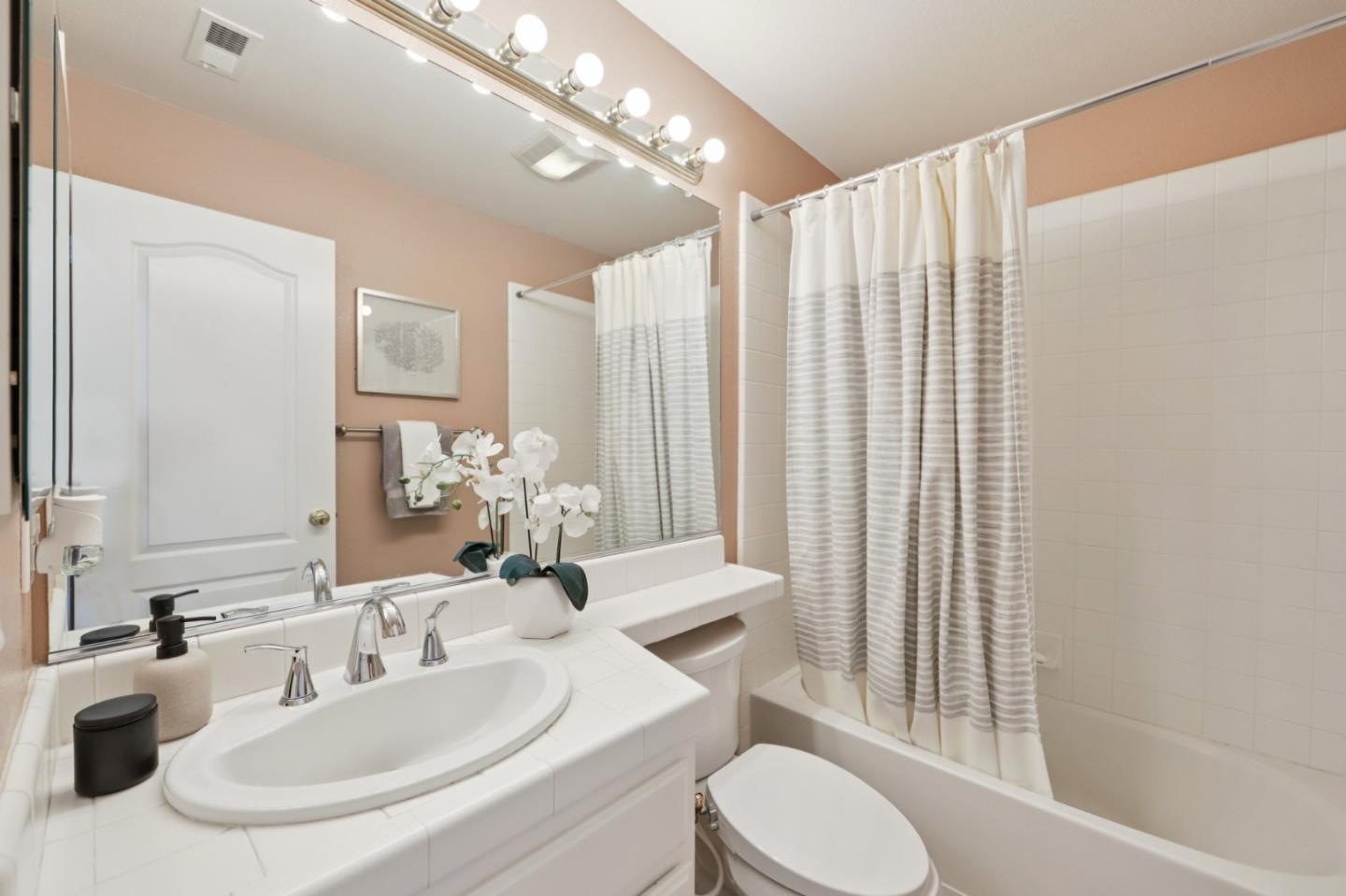 Detail Gallery Image 27 of 86 For 2696 Sequoia Creek Dr, San Jose,  CA 95121 - 5 Beds | 3 Baths