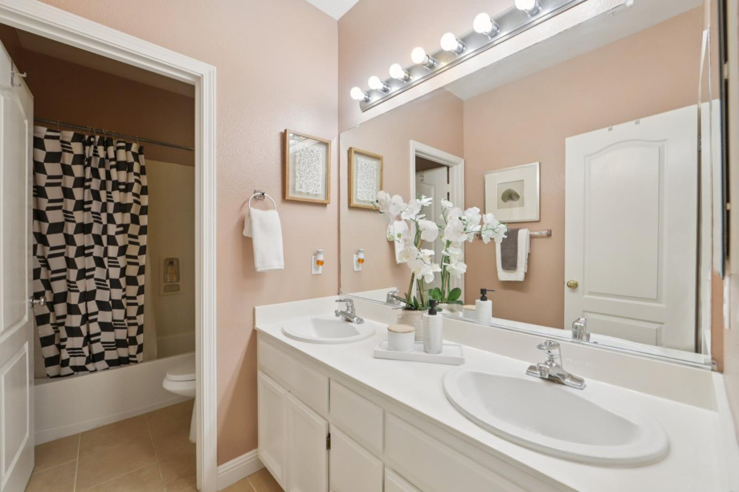 Detail Gallery Image 33 of 86 For 2696 Sequoia Creek Dr, San Jose,  CA 95121 - 5 Beds | 3 Baths