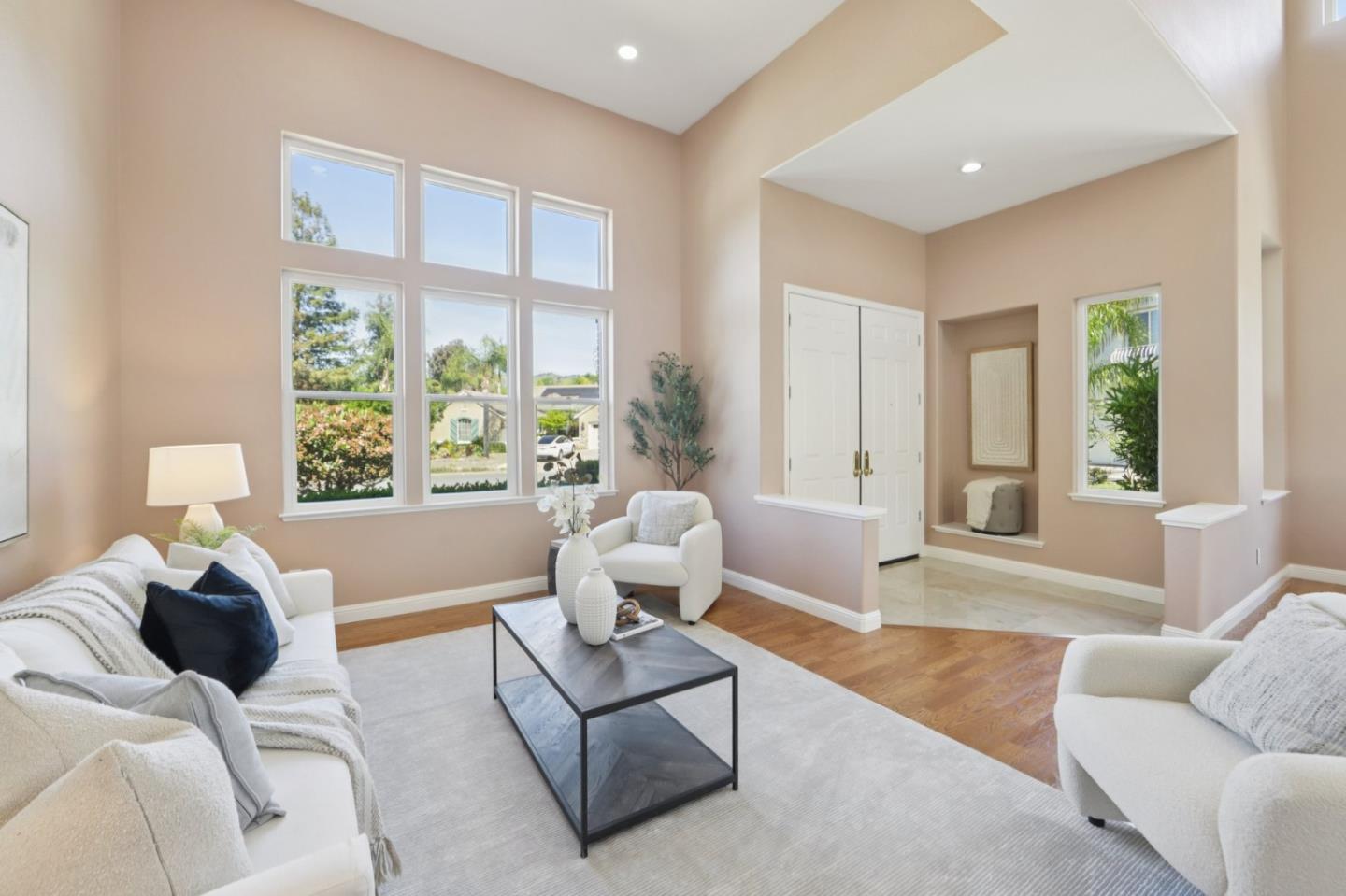 Detail Gallery Image 6 of 86 For 2696 Sequoia Creek Dr, San Jose,  CA 95121 - 5 Beds | 3 Baths