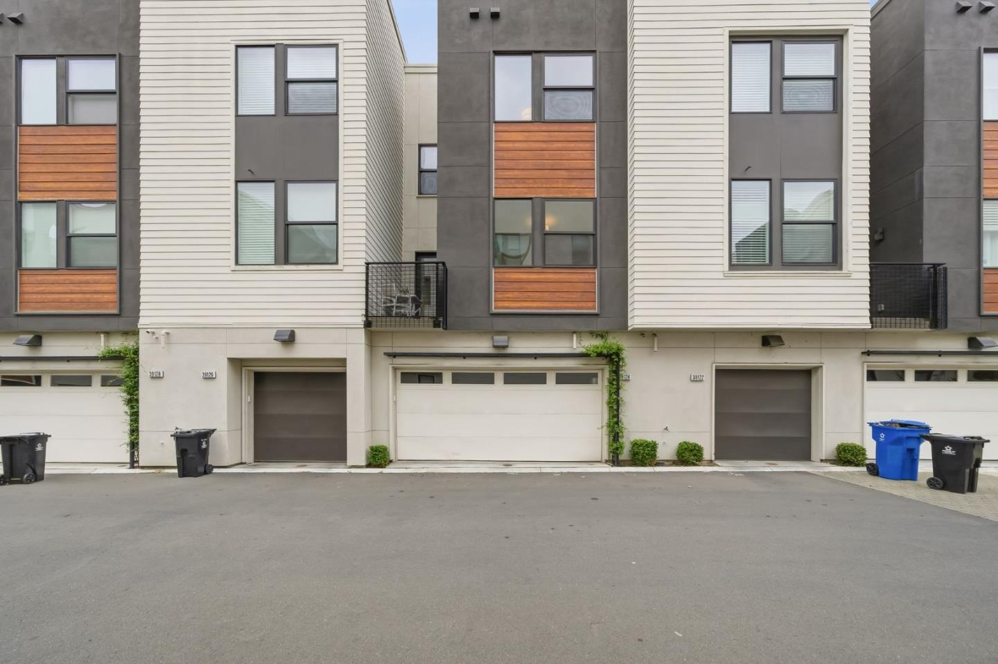 Detail Gallery Image 5 of 41 For 39124 Memorial St, Fremont,  CA 94538 - 4 Beds | 4 Baths