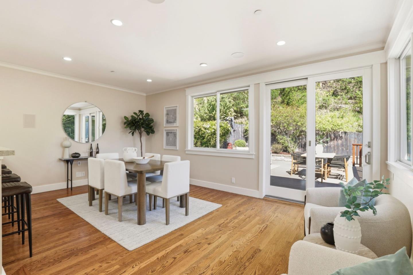 Detail Gallery Image 11 of 37 For 1242 Aspen Dr, Pacifica,  CA 94044 - 3 Beds | 3 Baths