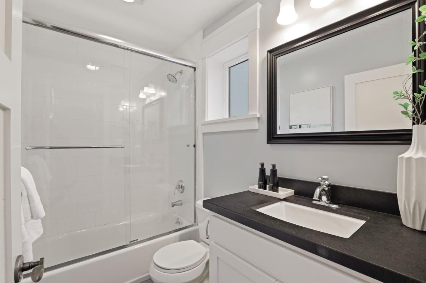 Detail Gallery Image 22 of 37 For 1242 Aspen Dr, Pacifica,  CA 94044 - 3 Beds | 3 Baths