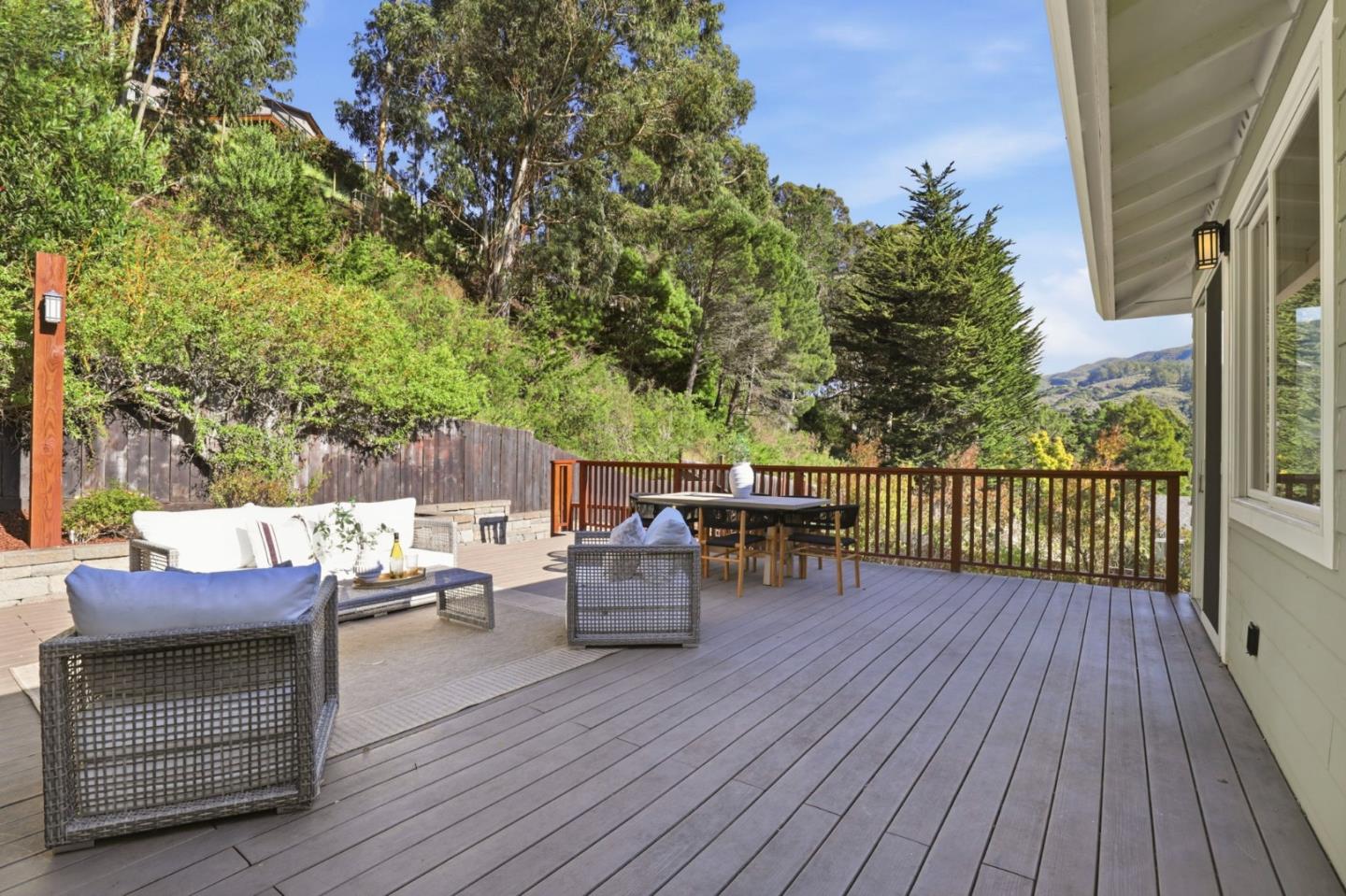 Detail Gallery Image 31 of 37 For 1242 Aspen Dr, Pacifica,  CA 94044 - 3 Beds | 3 Baths