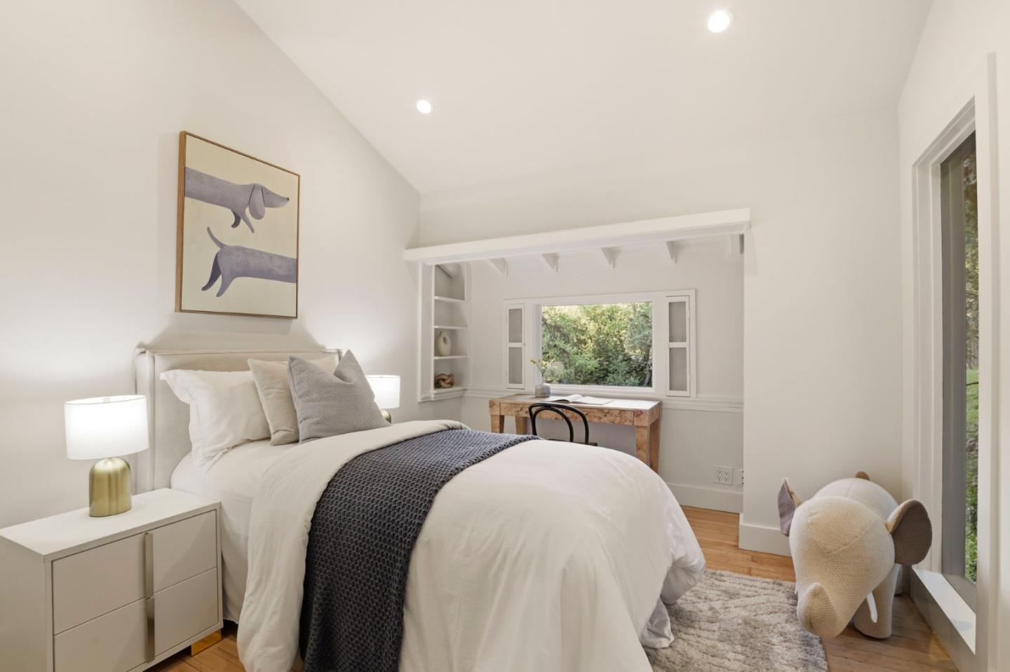 Detail Gallery Image 13 of 36 For 3514 Oak Knoll Dr, –,  CA 94062 - 3 Beds | 2 Baths