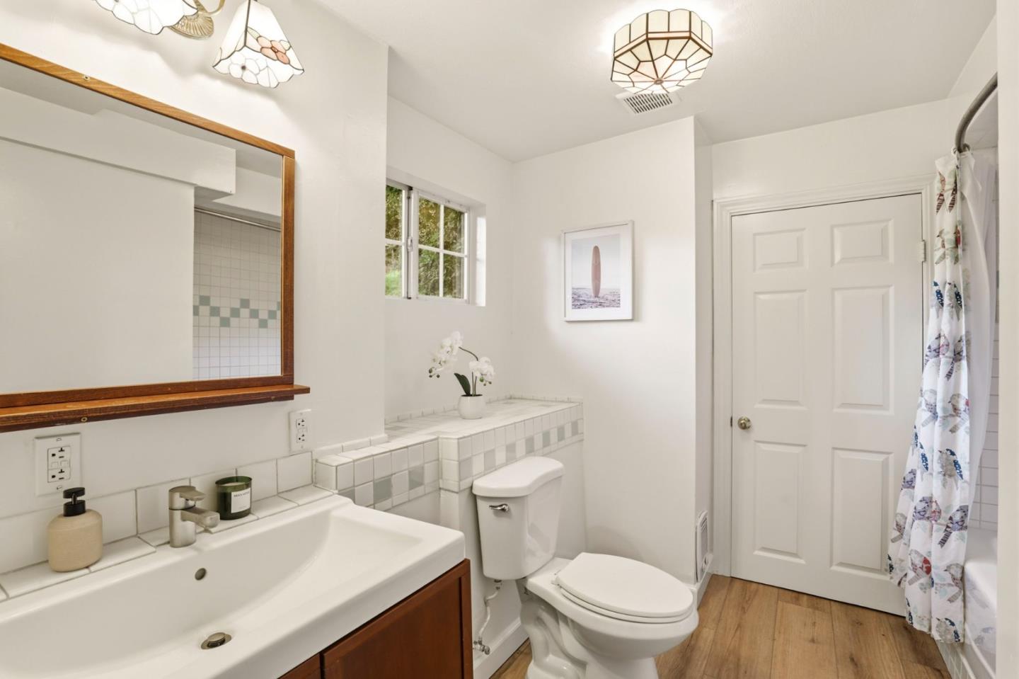 Detail Gallery Image 17 of 36 For 3514 Oak Knoll Dr, –,  CA 94062 - 3 Beds | 2 Baths