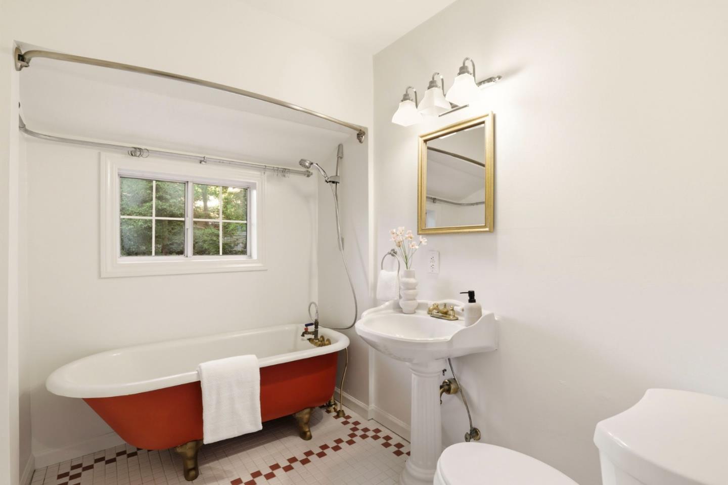 Detail Gallery Image 18 of 36 For 3514 Oak Knoll Dr, –,  CA 94062 - 3 Beds | 2 Baths