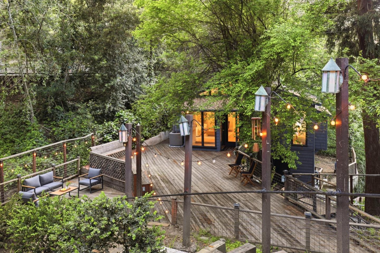 Detail Gallery Image 2 of 36 For 3514 Oak Knoll Dr, –,  CA 94062 - 3 Beds | 2 Baths