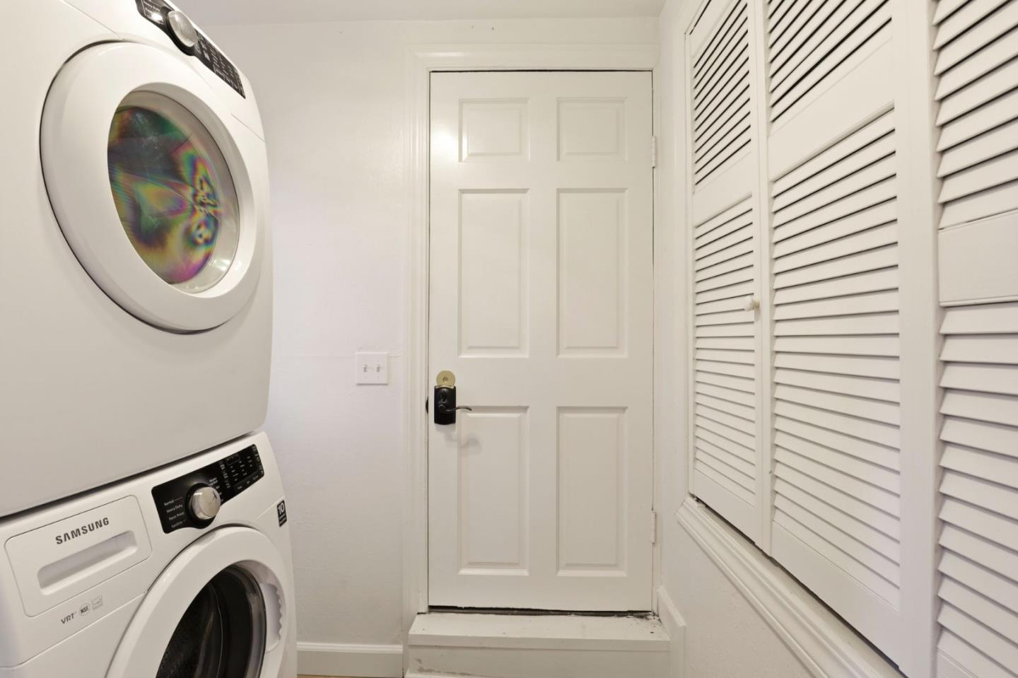 Detail Gallery Image 20 of 36 For 3514 Oak Knoll Dr, –,  CA 94062 - 3 Beds | 2 Baths