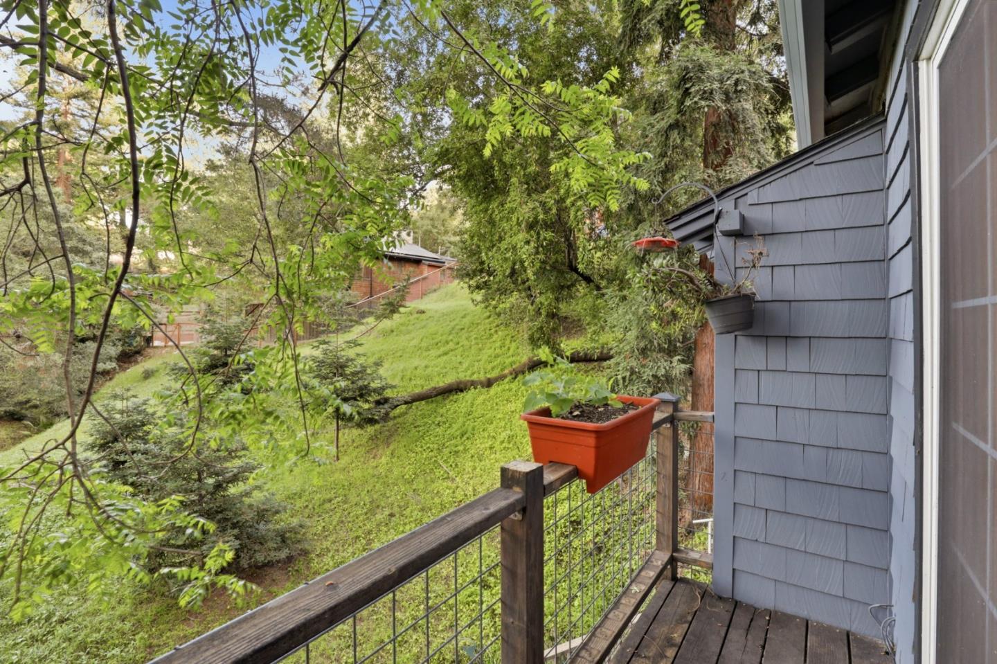 Detail Gallery Image 22 of 36 For 3514 Oak Knoll Dr, –,  CA 94062 - 3 Beds | 2 Baths